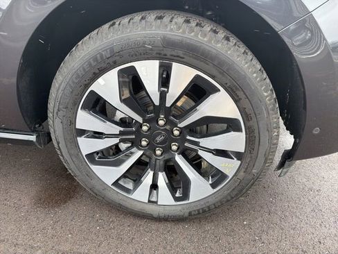 Used 2025 Ford Expedition Max Platinum w/ Driver's Package image 3