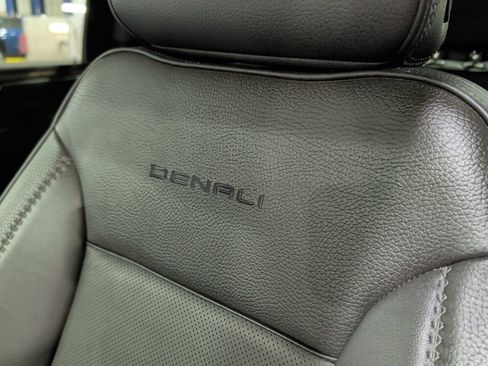 Used 2024 GMC Sierra 2500 Denali w/ Denali Reserve Package image 14