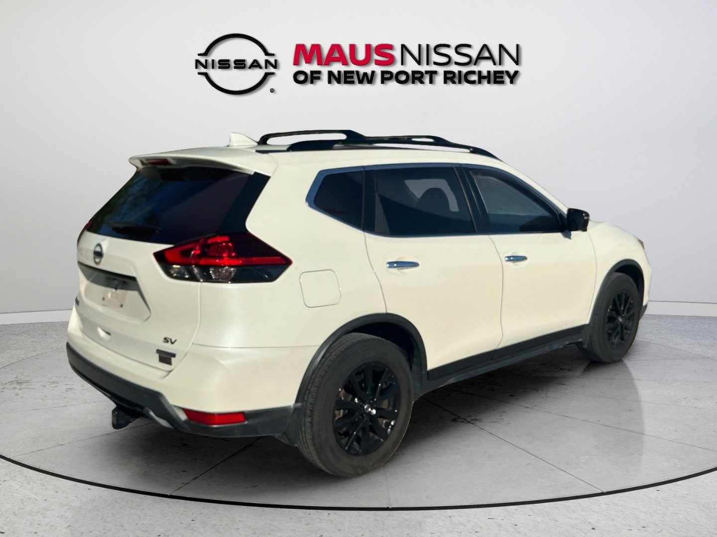 Used 2018 Nissan Rogue SV w/ Premium Package FWD image 8