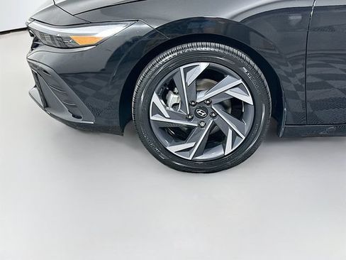 Certified 2025 Hyundai Elantra SEL FWD image 34