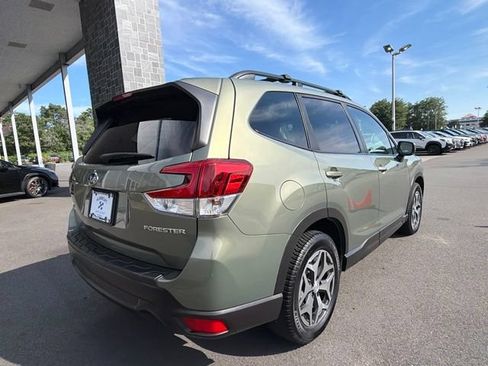 Used 2021 Subaru Forester Premium AWD/4WD image 6