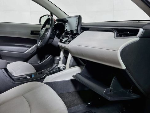 Used 2022 Toyota Corolla Cross LE FWD image 35