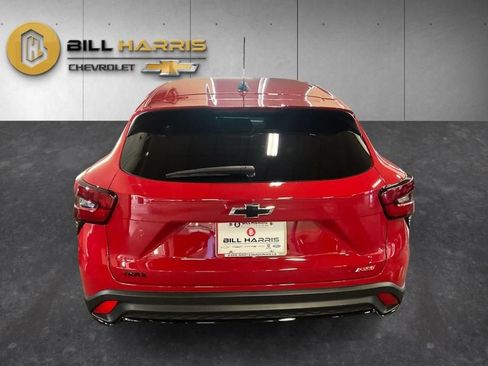 Used 2026 Chevrolet Trax RS FWD image 11
