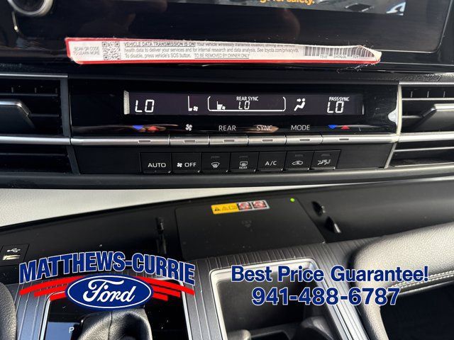 Used 2025 Toyota Sienna LE w/ LE Plus Package FWD image 18