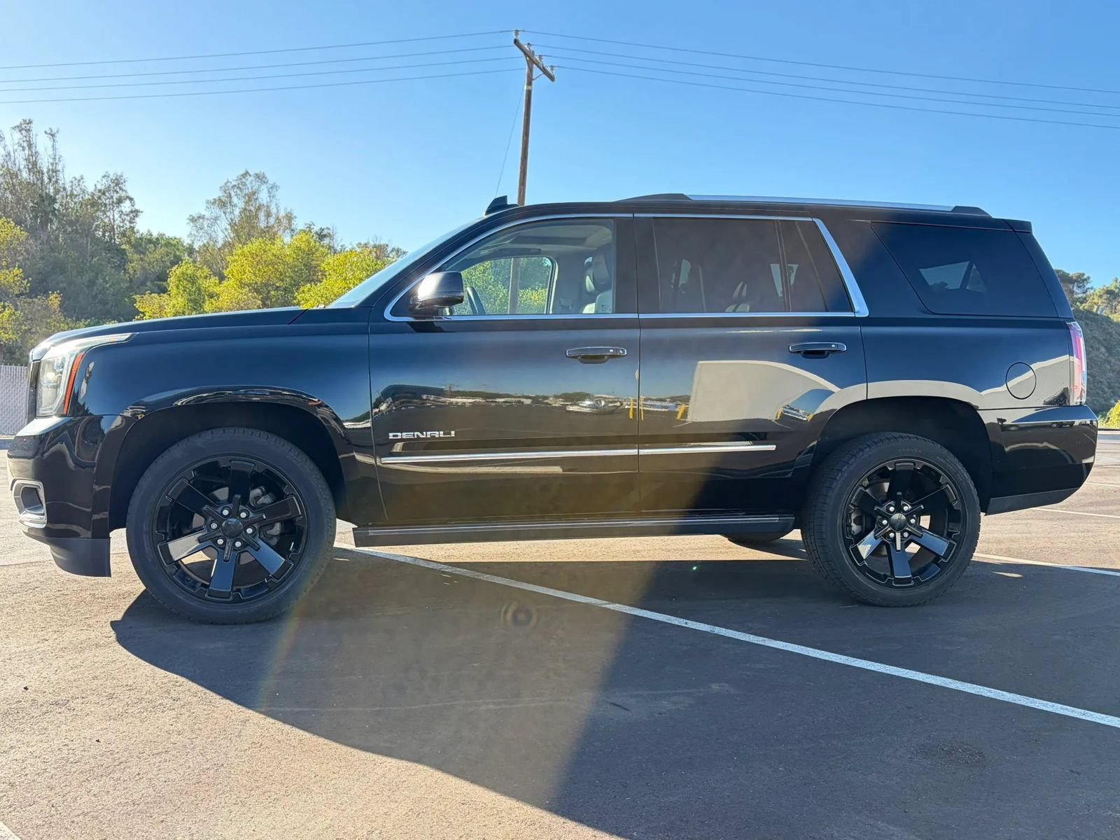 Used 2017 GMC Yukon Denali w/ Open Road Package RWD image 8