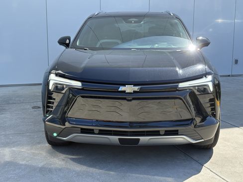 Used 2024 Chevrolet Blazer EV LT AWD/4WD image 3