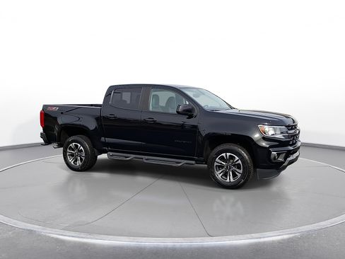 Used 2021 Chevrolet Colorado Z71 AWD/4WD image 2