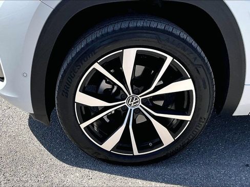 Certified 2024 Volkswagen Atlas Cross Sport SEL Premium R-Line AWD/4WD image 13
