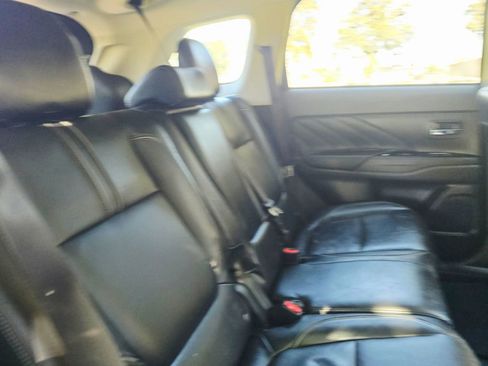 Used 2018 Mitsubishi Outlander SEL image 33