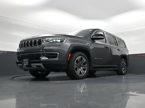 Used 2024 Jeep Wagoneer Series II w/ Flexible Seating Group AWD/4WD image 20