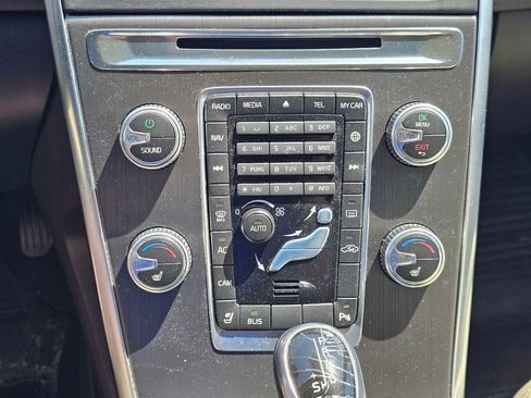 Used 2016 Volvo XC60 T5 Premier w/ Proximity Package AWD/4WD image 7