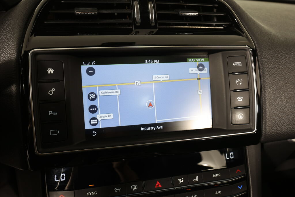 Used 2018 Jaguar F-PACE Prestige AWD/4WD image 37