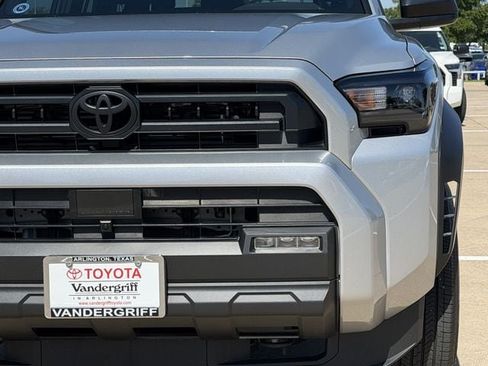 Used 2025 Toyota 4Runner SR5 RWD image 8