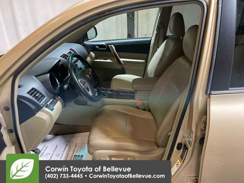 Used 2013 Toyota Highlander Limited image 12