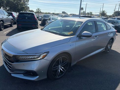 Used 2022 Honda Accord Touring image 3