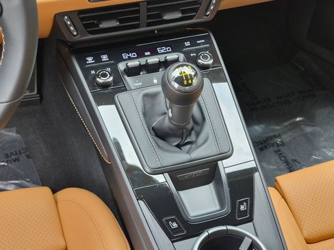 Certified 2025 Porsche 911 GT3 RWD image 18