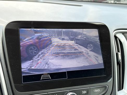 Used 2021 Chevrolet Malibu LS image 14