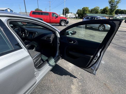 Used 2015 Chrysler 200 S w/ Navigation & Sound Group I FWD image 39