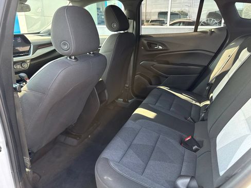 Used 2024 Chevrolet Trax RS FWD image 15