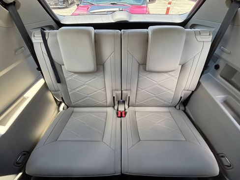 Used 2026 Volkswagen Atlas SE FWD image 30