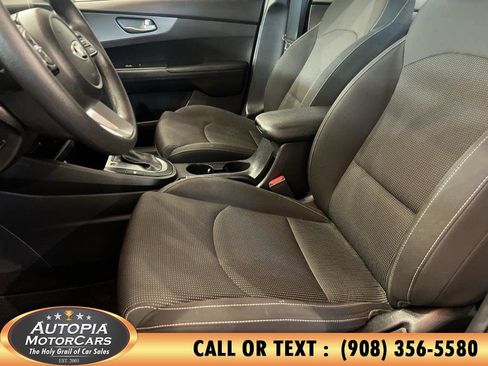 Used 2021 Kia Forte LXS FWD image 9