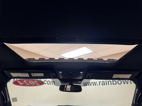 Used 2024 Nissan Armada SL w/ Midnight Edition Package image 19