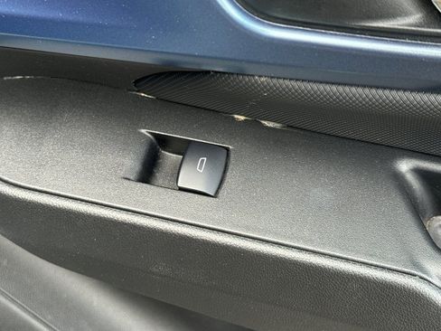 Used 2025 Chevrolet Equinox EV LT w/ Convenience Package image 23