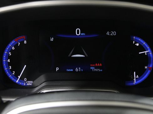 Used 2022 Toyota Corolla Cross XLE image 8