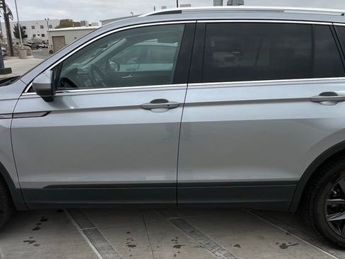 Used 2023 Volkswagen Tiguan SE image 5