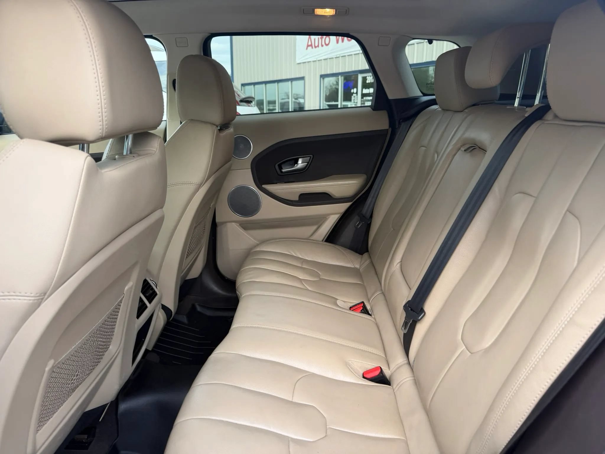 Used 2015 Land Rover Range Rover Evoque Pure Plus AWD/4WD image 7