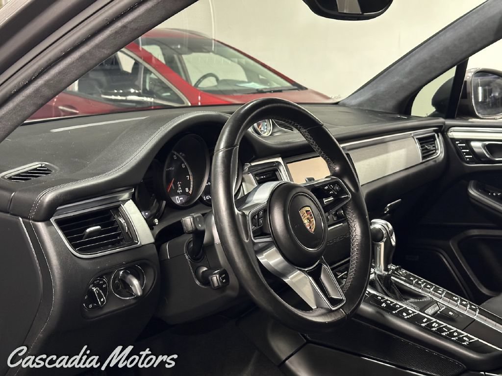 Used 2016 Porsche Macan Turbo AWD/4WD image 15