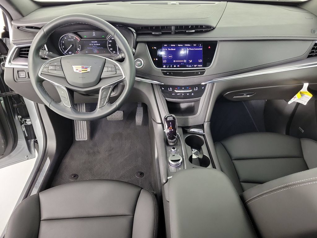 Certified 2025 Cadillac XT5 Luxury FWD image 14
