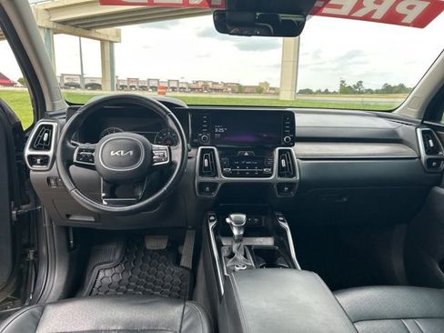 Used 2022 Kia Sorento EX w/ Panoramic Sunroof Package FWD image 38
