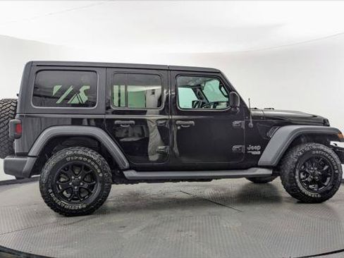 Used 2018 Jeep Wrangler Unlimited Sport S AWD/4WD image 9
