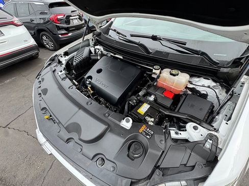 Used 2021 Chevrolet Traverse LS image 33