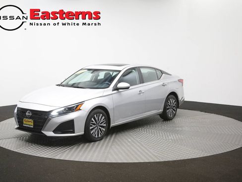 Used 2023 Nissan Altima 2.5 SV w/ SV Premium Package AWD/4WD image 55