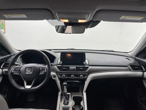 Used 2018 Honda Accord Touring image 19