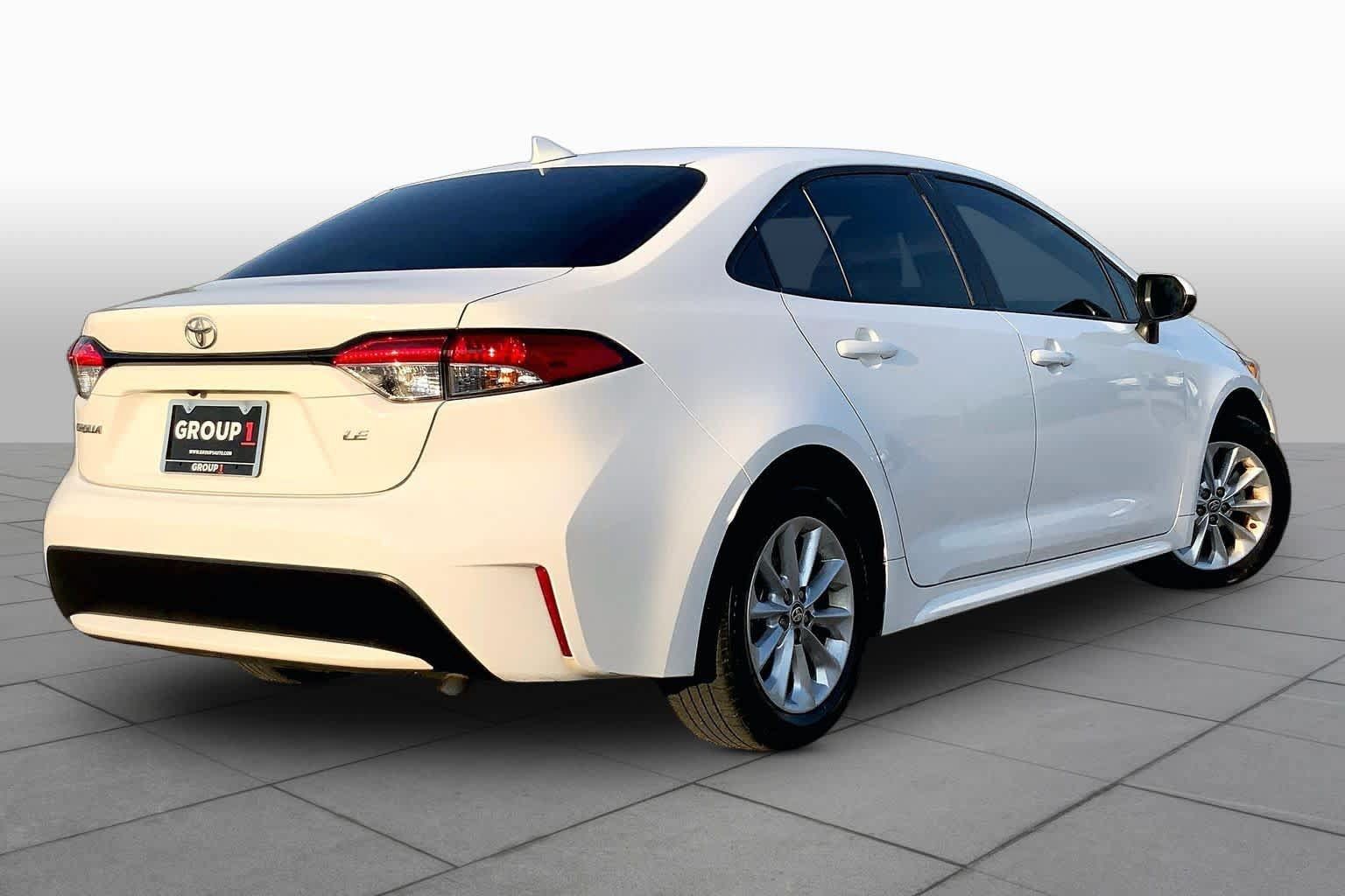 Used 2020 Toyota Corolla LE w/ LE Premium Package FWD image 8