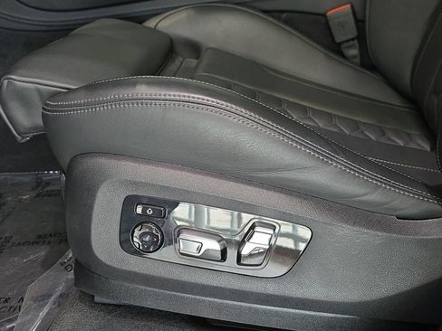 Used 2026 BMW X5 M Competition w/ Executive Package AWD/4WD image 24