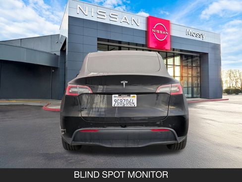 Used 2021 Tesla Model Y 2WD image 9
