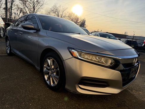 Used 2018 Honda Accord LX image 3