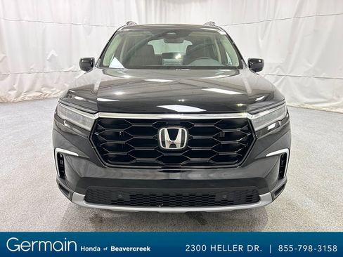 New 2025 Honda Pilot Touring image 2