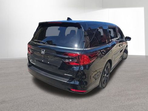 Used 2024 Honda Odyssey Sport image 3