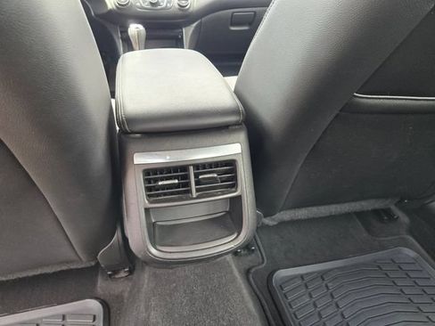 Used 2017 Chevrolet Impala LT FWD image 19