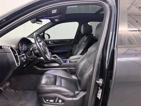 Used 2019 Porsche Cayenne S AWD/4WD image 10
