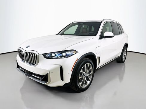 New 2026 BMW X5 xDrive50e w/ Premium Package AWD/4WD image 1