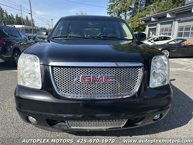 Used 2011 GMC Yukon Denali AWD/4WD image 2