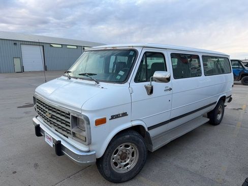 Used 1995 Chevrolet G30 Extended Sportvan image 1