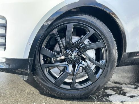 Used 2022 Land Rover Discovery S R-Dynamic image 2