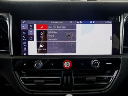 New 2026 Porsche Macan image 17